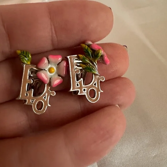 Christian Dior Pink Enamel Floral Logo Clip-On Earrings EUC - Picture 10 of 10